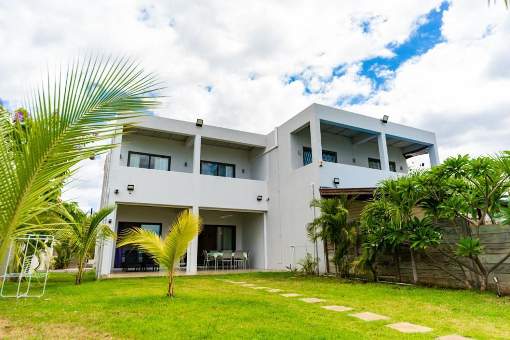 Stella Marris Beachfront Villa Pointe aux Sable Eksteriør bilde