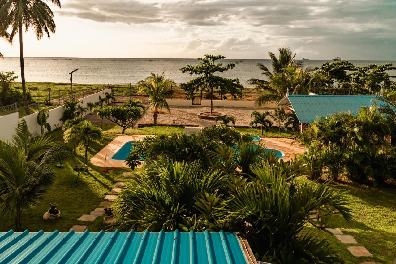Stella Marris Beachfront Villa Pointe aux Sable Eksteriør bilde