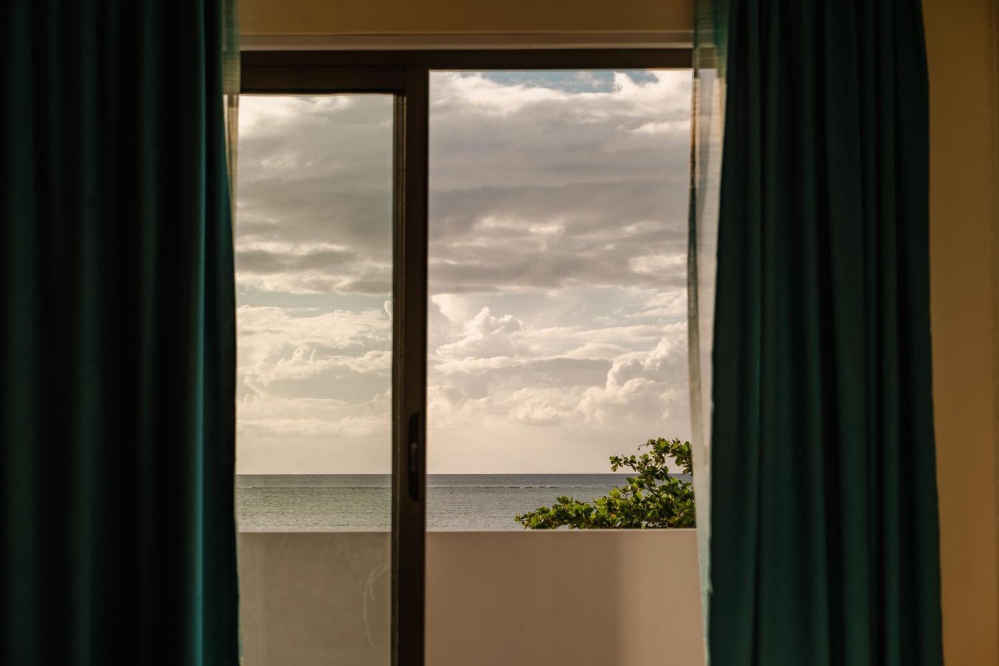 Stella Marris Beachfront Villa Pointe aux Sable Eksteriør bilde